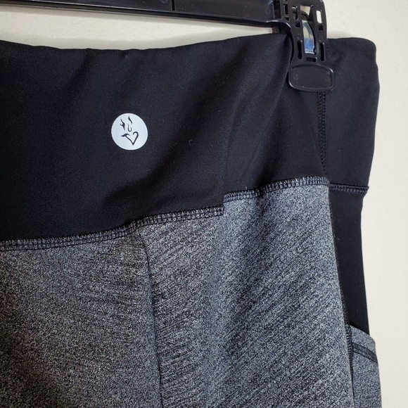 Torrid Active Black & Gray Color Block Space Dye High Rise Mesh Tight Leggings - Picture 10 of 12